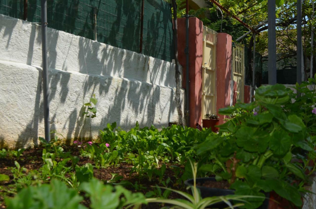 Villa Viktor Sarandë Exterior foto